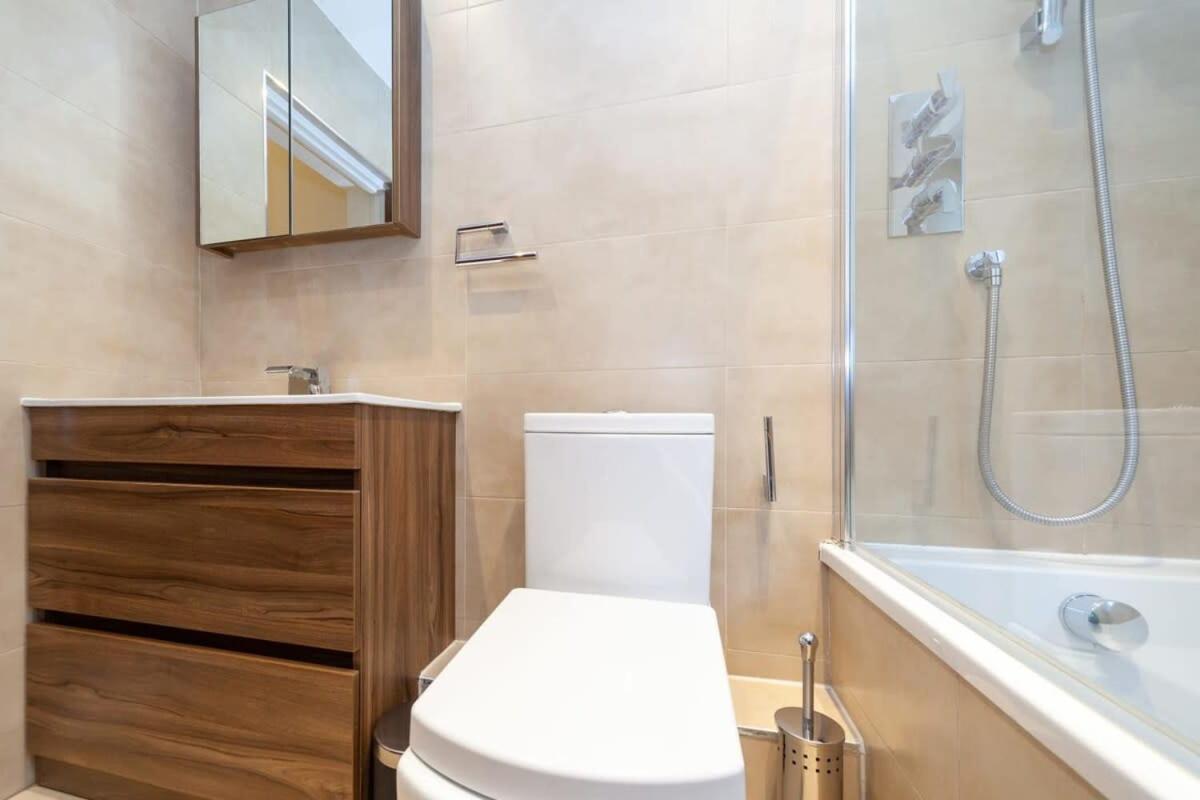 Spacious 2 Bedroom Maisonette In Stratford London Exterior foto