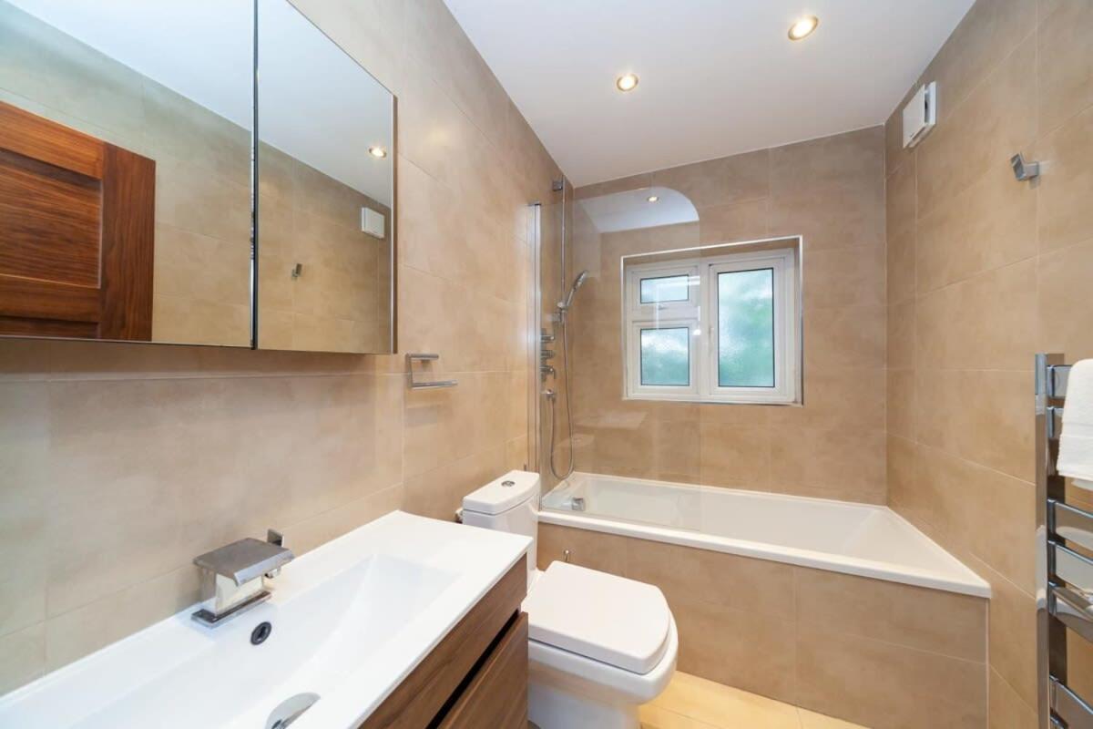 Spacious 2 Bedroom Maisonette In Stratford London Exterior foto